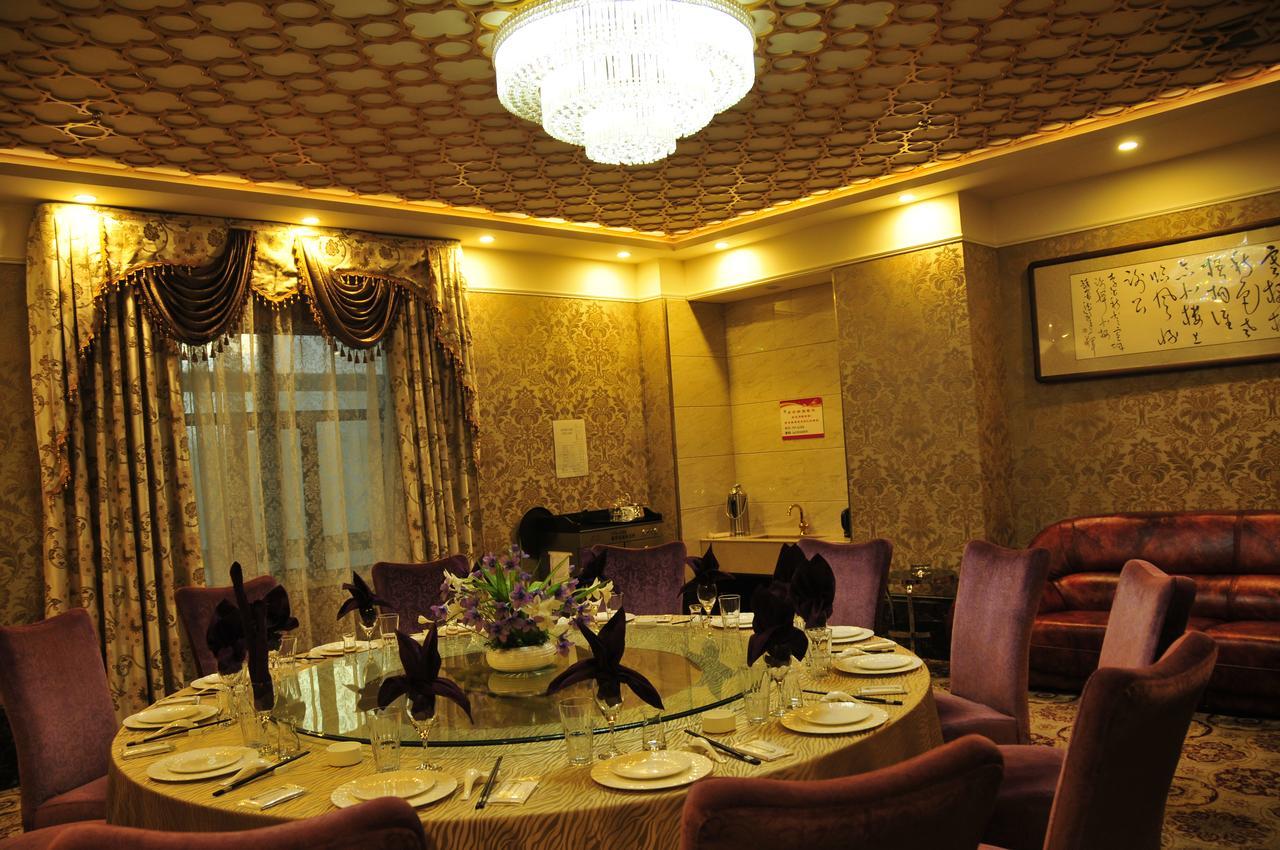 Urumqi Jingu Hotel Exteriör bild