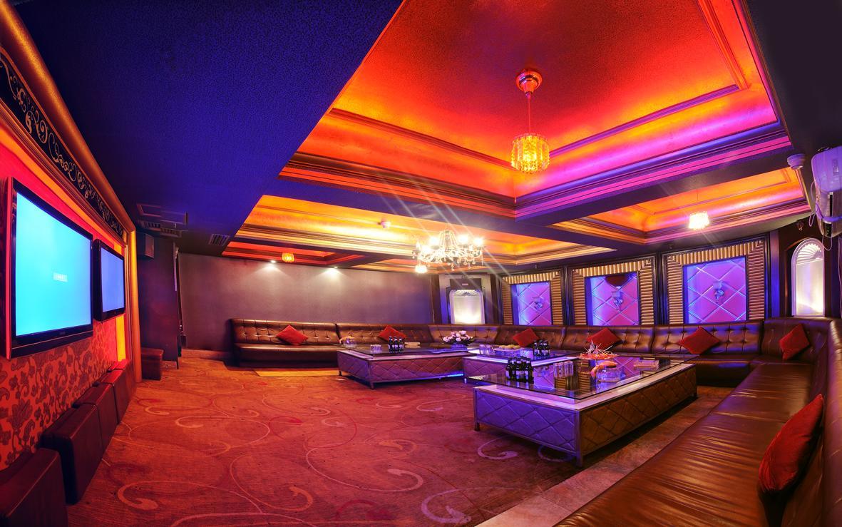 Urumqi Jingu Hotel Exteriör bild