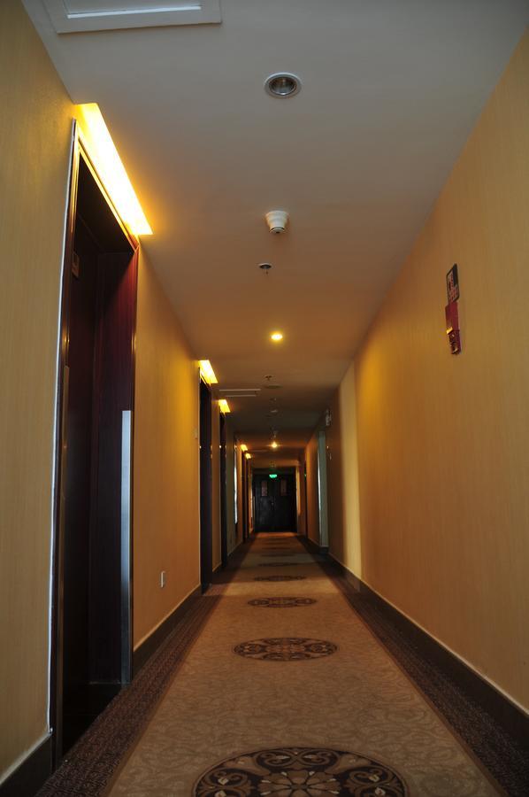 Urumqi Jingu Hotel Exteriör bild